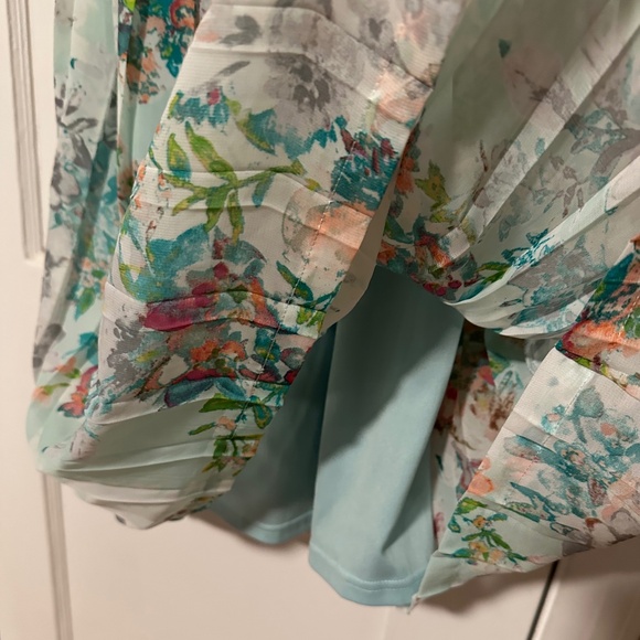 Fifth & Park pastel blue floral pleated chiffon dress, size 6 - Picture 5 of 7